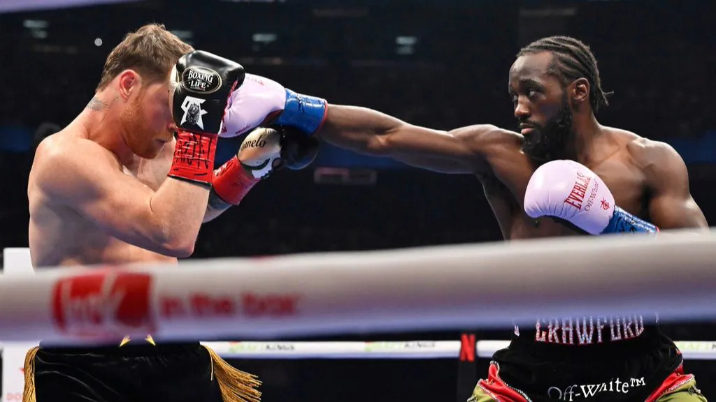 Canelo_Crawford_AP25257185730835